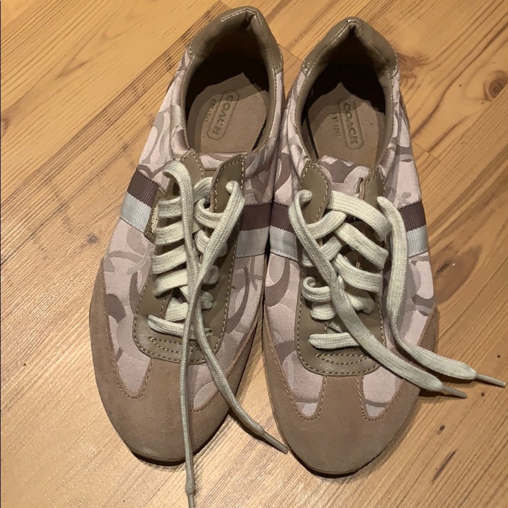MAKE AN OFFER! 🎉 NWOT Coach Sneakers